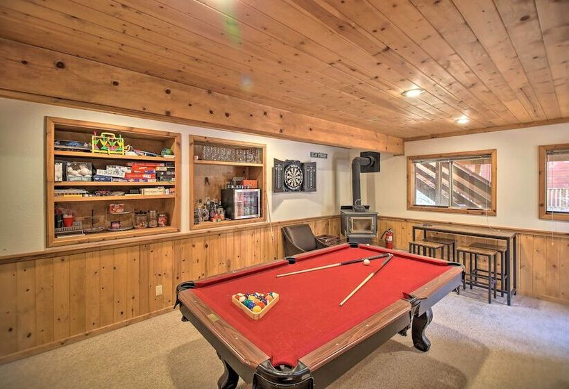 Peaceful & Idyllic Forest Cabin W/ Pool Table