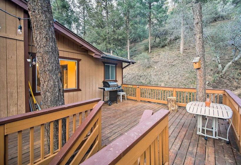Peaceful & Idyllic Forest Cabin W/ Pool Table