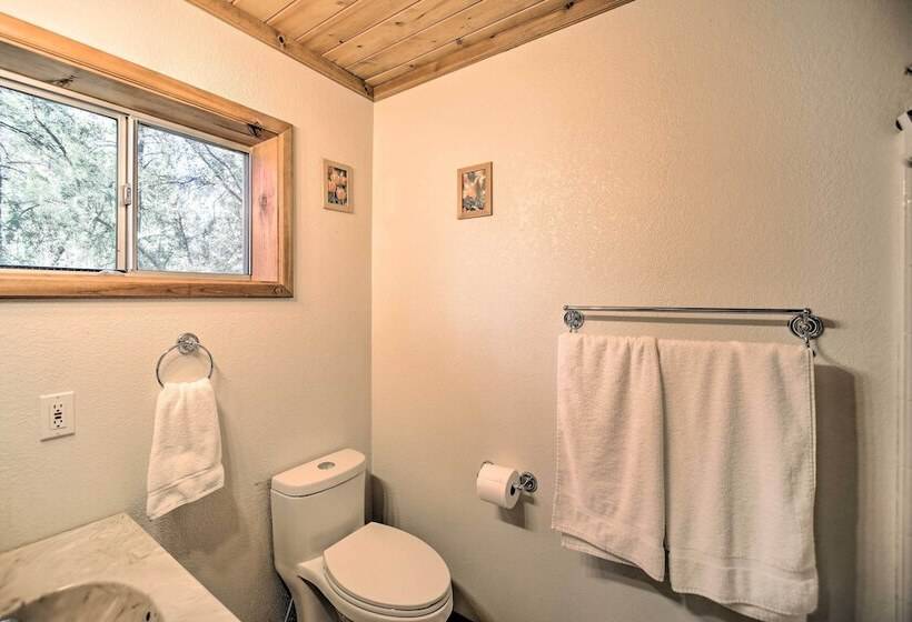 Peaceful & Idyllic Forest Cabin W/ Pool Table