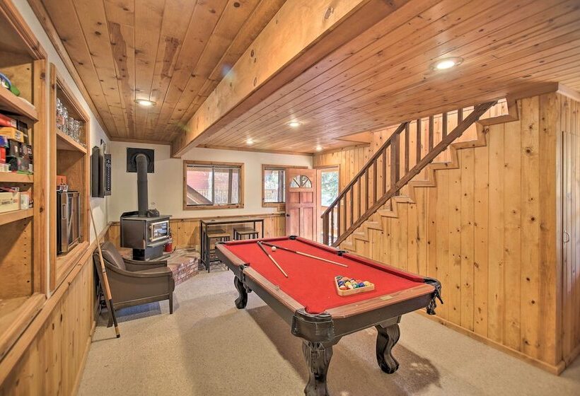 Peaceful & Idyllic Forest Cabin W/ Pool Table