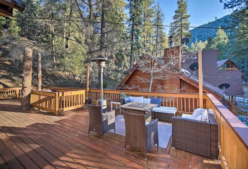 Peaceful & Idyllic Forest Cabin W/ Pool Table