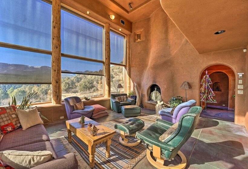 Peaceful New Mexico Retreat W/ Panoramic Mtn Views