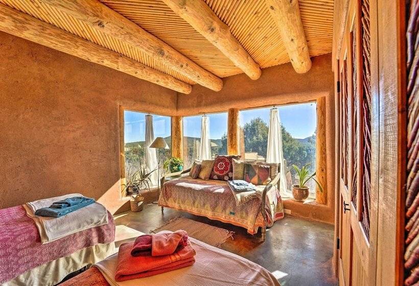 Peaceful New Mexico Retreat W/ Panoramic Mtn Views