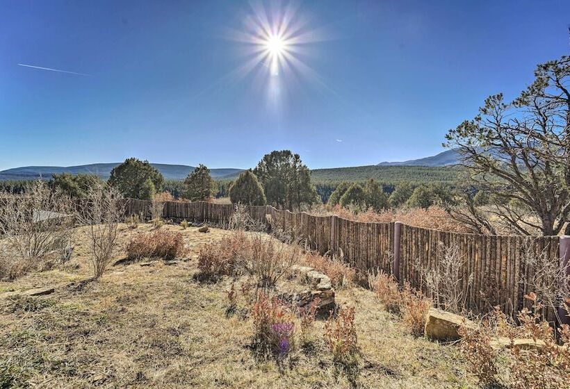 Peaceful New Mexico Retreat W/ Panoramic Mtn Views