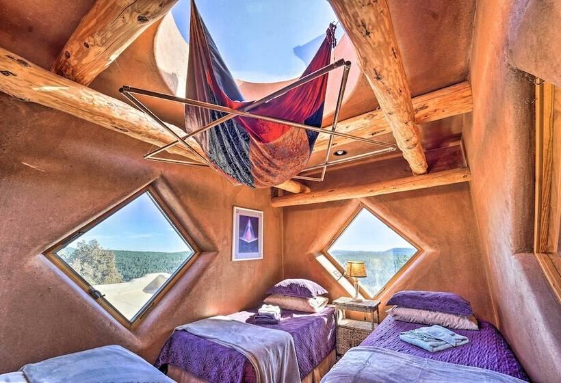 Peaceful New Mexico Retreat W/ Panoramic Mtn Views