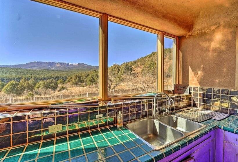 Peaceful New Mexico Retreat W/ Panoramic Mtn Views
