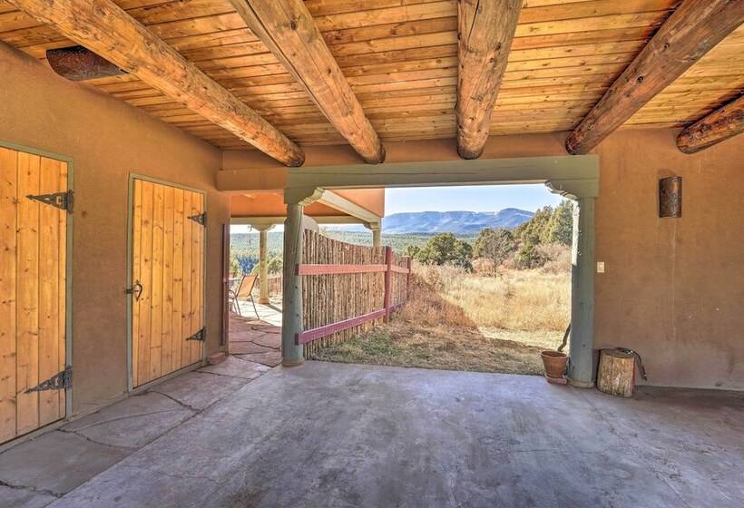 Peaceful New Mexico Retreat W/ Panoramic Mtn Views