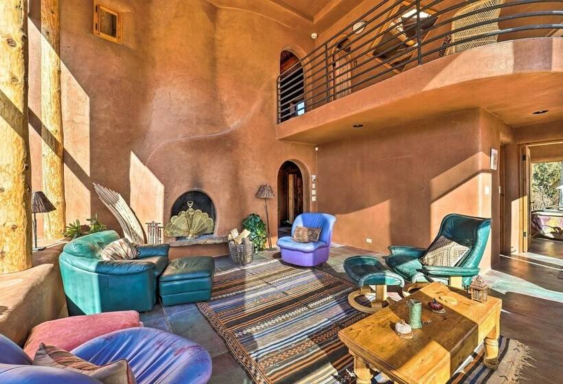 Peaceful New Mexico Retreat W/ Panoramic Mtn Views