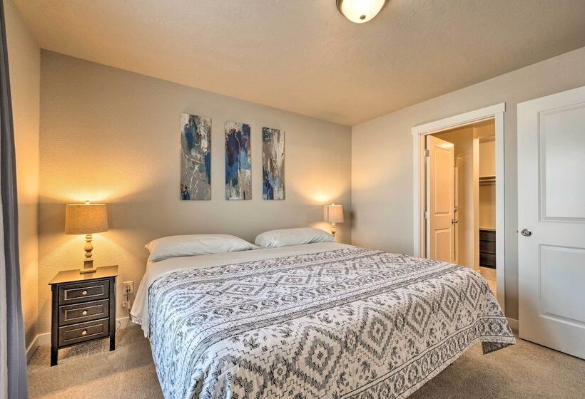 Peaceful + Quiet Nampa House W/ Yard!