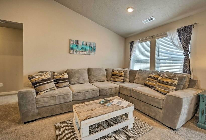 Peaceful + Quiet Nampa House W/ Yard!