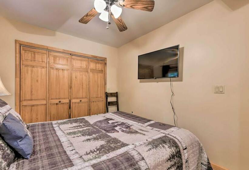 Peaceful Sylva Cabin W/ Mtn Views & Creek!