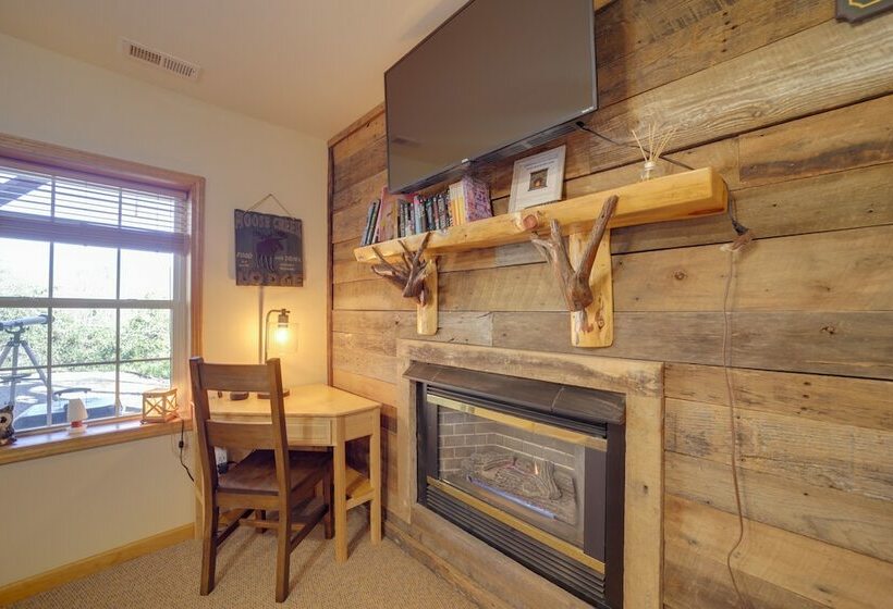 Peaceful Sylva Cabin W/ Mtn Views & Creek!