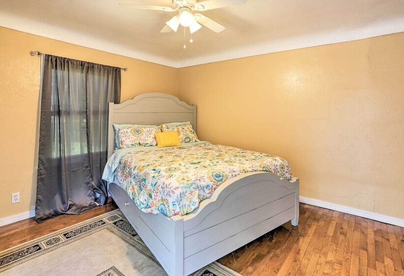 Peaceful Toledo Retreat W/ Spacious Yard!