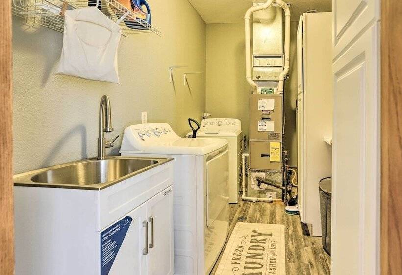 Peaceful Toledo Retreat W/ Spacious Yard!