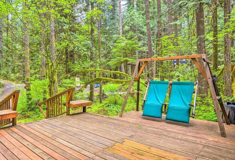 Peaceful Wooded Cabin By Mt. Baker Ski Area!
