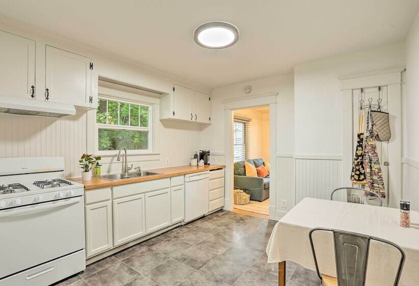 Pet Friendly Baker City Escape W/ Private Yard!