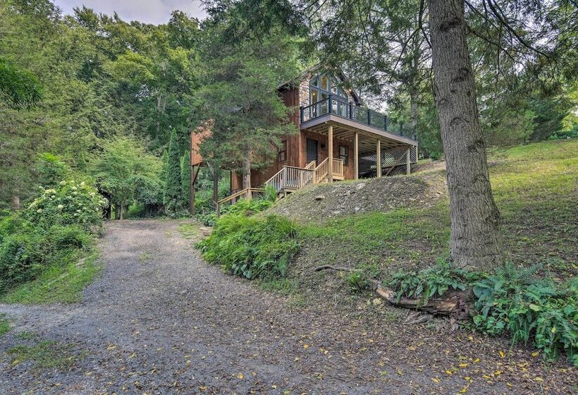 Pet Friendly Delta Cabin W/ Private Hot Tub!