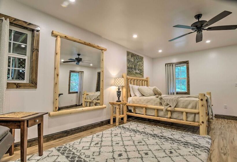 Pet Friendly Delta Cabin W/ Private Hot Tub!
