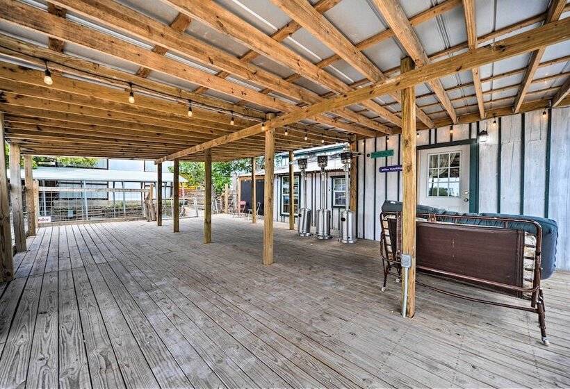 Pet Friendly Harper Farmhouse W/ Large Deck!