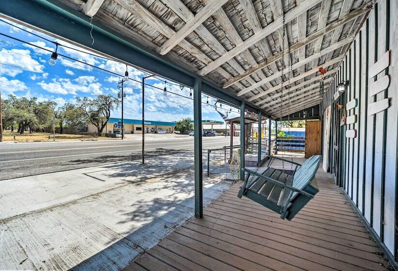 Pet Friendly Harper Farmhouse W/ Large Deck!