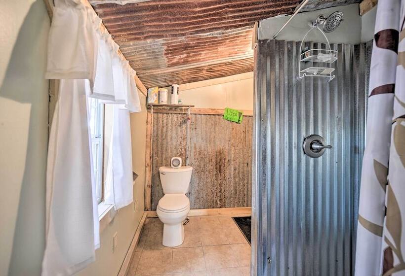 Pet Friendly Harper Farmhouse W/ Large Deck!