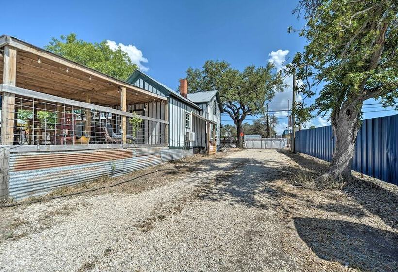 Pet Friendly Harper Farmhouse W/ Large Deck!