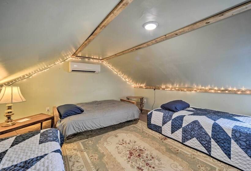 Pet Friendly Harper Farmhouse W/ Large Deck!