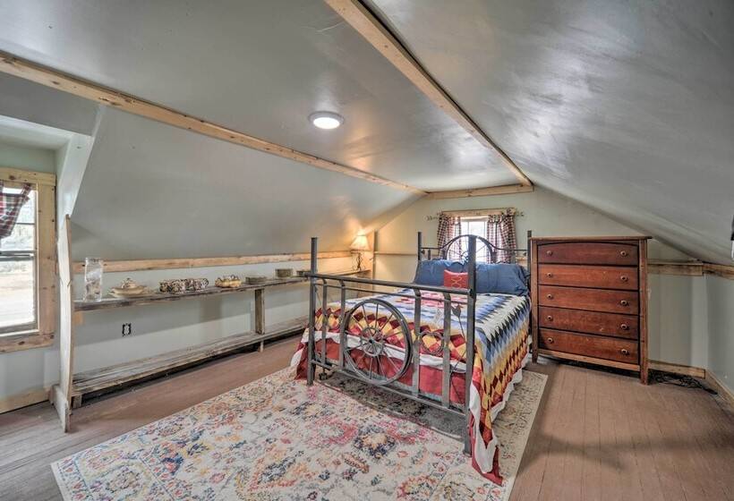 Pet Friendly Harper Farmhouse W/ Large Deck!