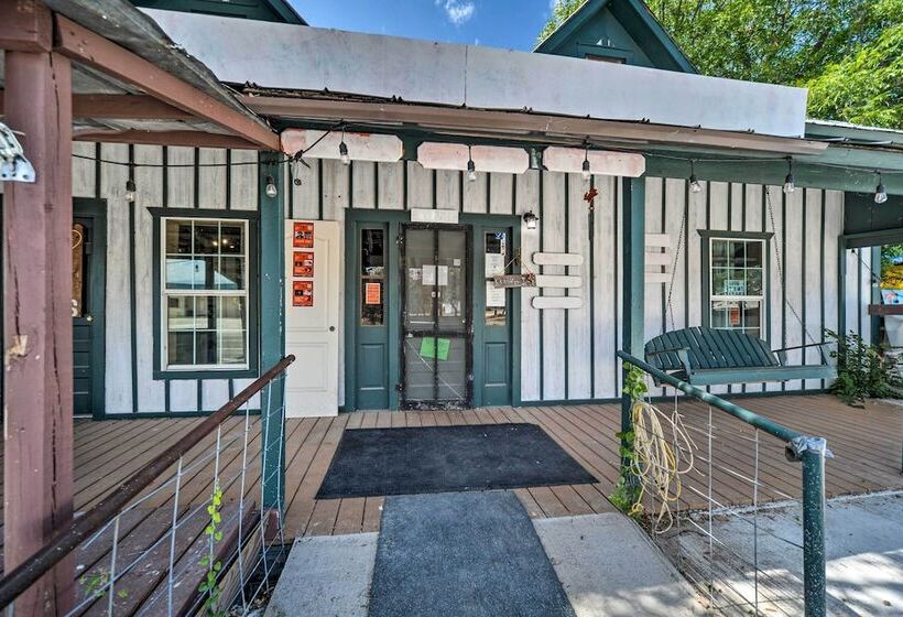 Pet Friendly Harper Farmhouse W/ Large Deck!