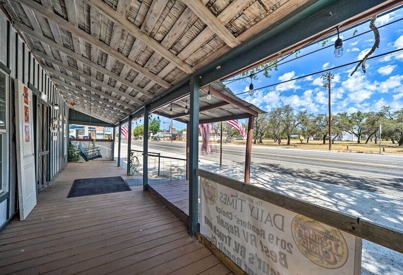 Pet Friendly Harper Farmhouse W/ Large Deck!