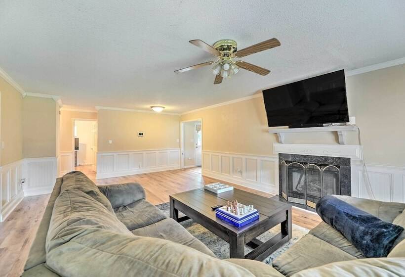 Pet Friendly Jacksonville Home W/ Fenced Yard