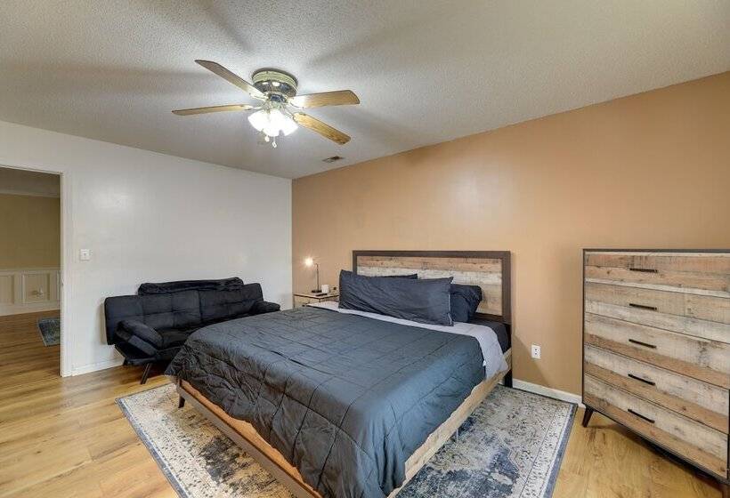 Pet Friendly Jacksonville Home W/ Fenced Yard