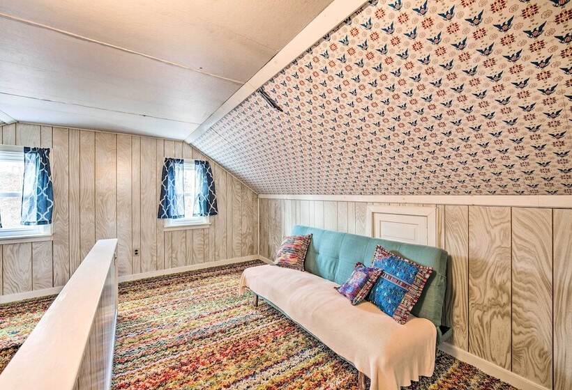 Pet Friendly Mohnton House Near Golf Course!