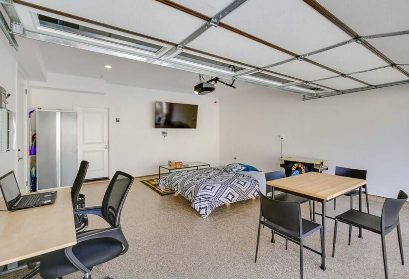 Pet Friendly Paramount Home, 16 Mi To Los Angeles!