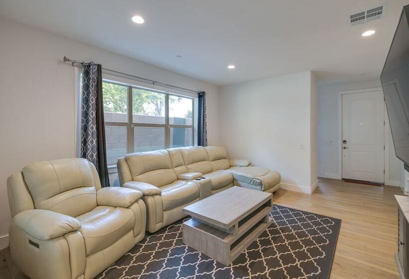 Pet Friendly Paramount Home, 16 Mi To Los Angeles!