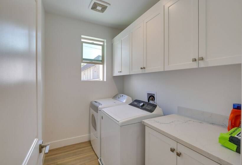 Pet Friendly Paramount Home, 16 Mi To Los Angeles!