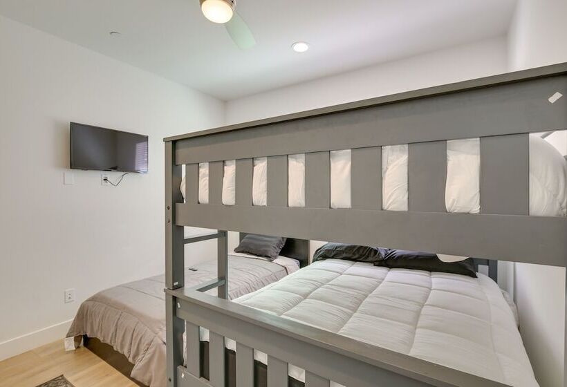 Pet Friendly Paramount Home, 16 Mi To Los Angeles!