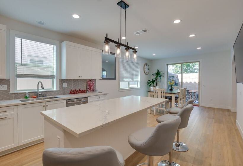 Pet Friendly Paramount Home, 16 Mi To Los Angeles!