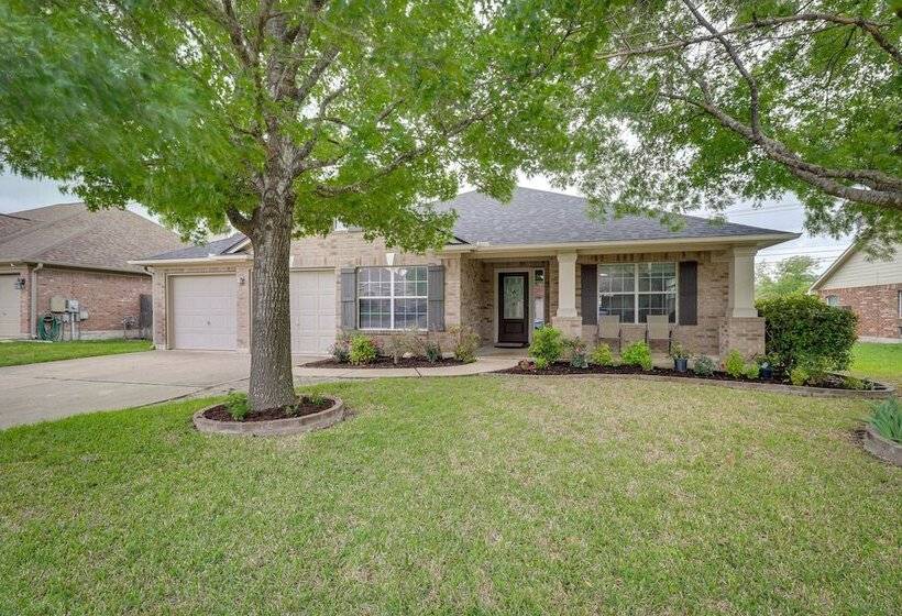 Pet Friendly Round Rock Escape W/ Hot Tub!