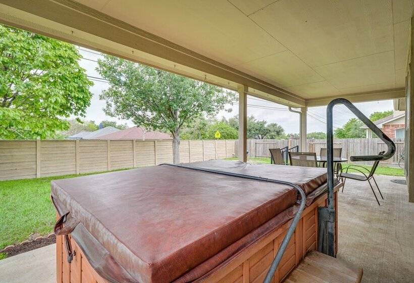 Pet Friendly Round Rock Escape W/ Hot Tub!
