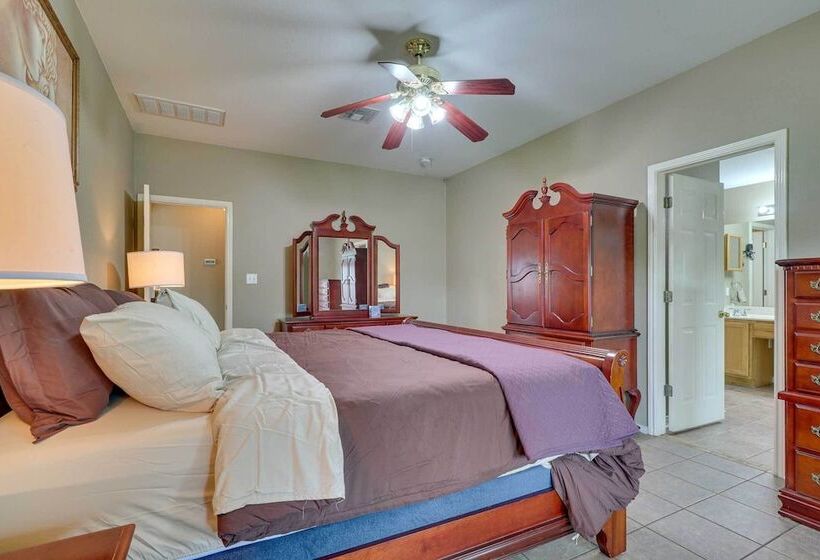 Pet Friendly Round Rock Escape W/ Hot Tub!