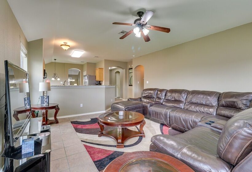 Pet Friendly Round Rock Escape W/ Hot Tub!