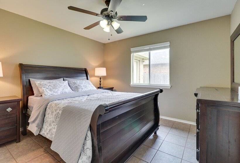 Pet Friendly Round Rock Escape W/ Hot Tub!