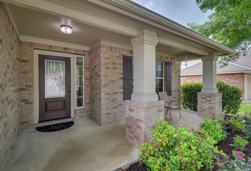 Pet Friendly Round Rock Escape W/ Hot Tub!