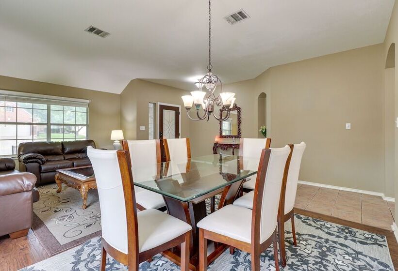 Pet Friendly Round Rock Escape W/ Hot Tub!