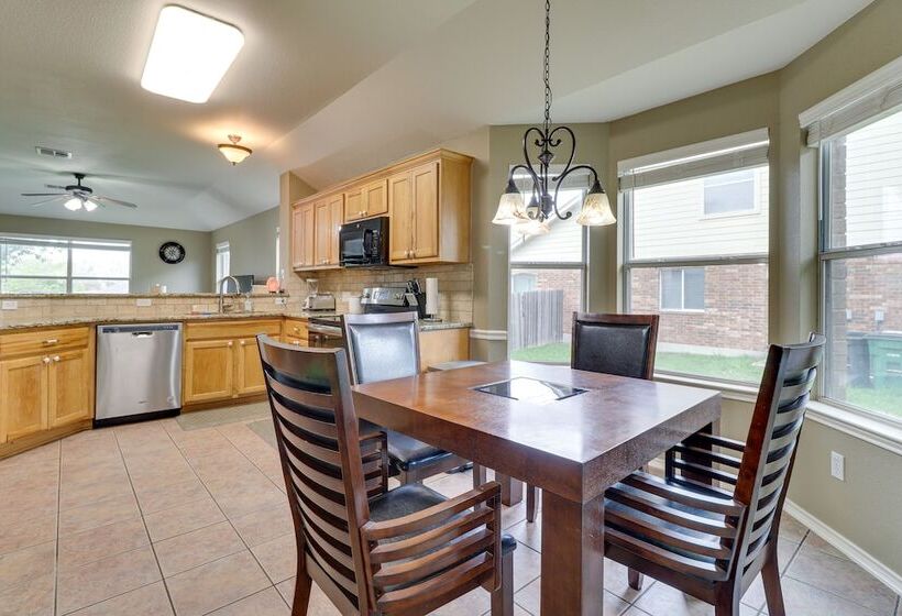 Pet Friendly Round Rock Escape W/ Hot Tub!