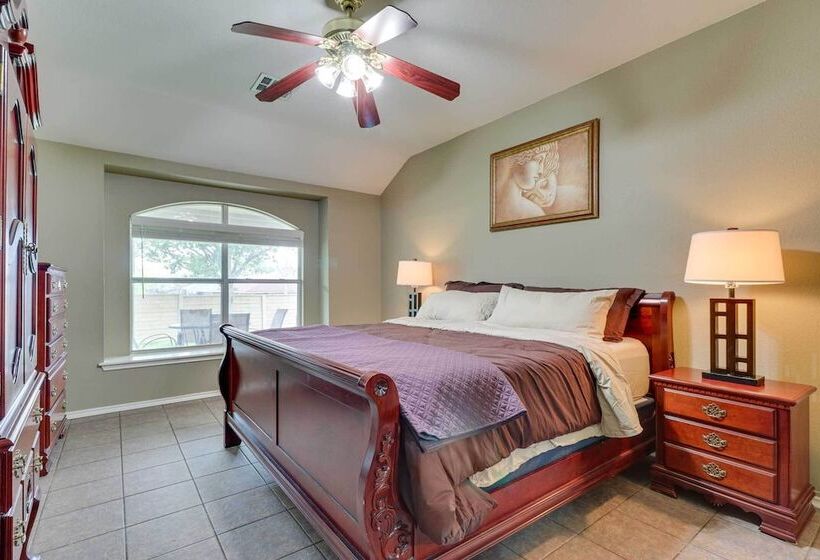 Pet Friendly Round Rock Escape W/ Hot Tub!