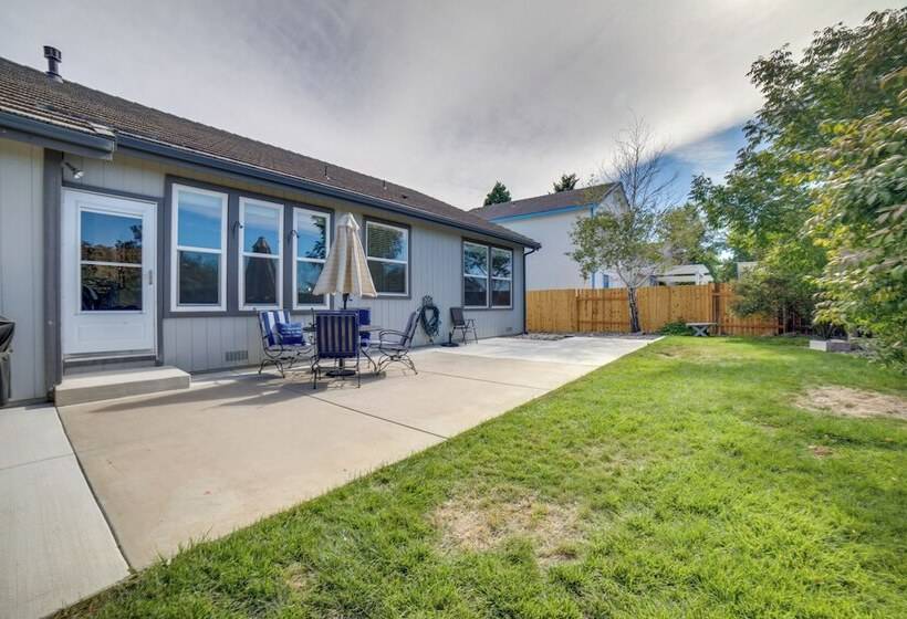 8 Mi To Dtwn Reno: Sparks Escape W/ Fenced Yard