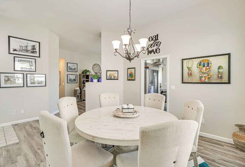 8 Mi To Dtwn Reno: Sparks Escape W/ Fenced Yard