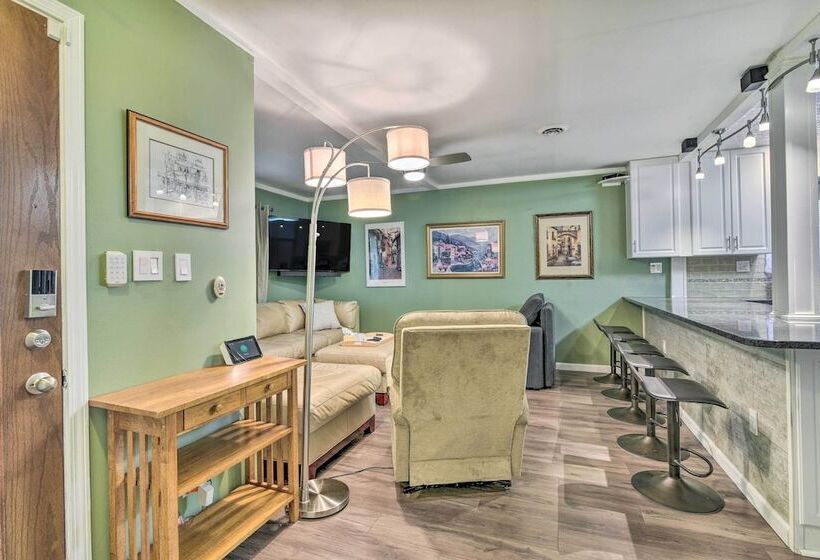 Pet Friendly Taylor Home W/ Backyard Oasis!